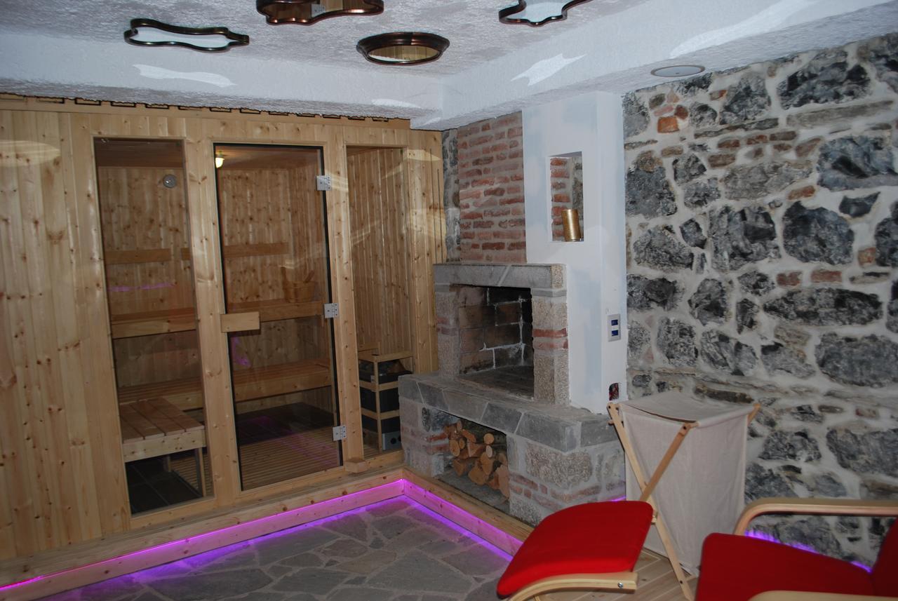 Hotel Vila Sigal Korce Exterior foto